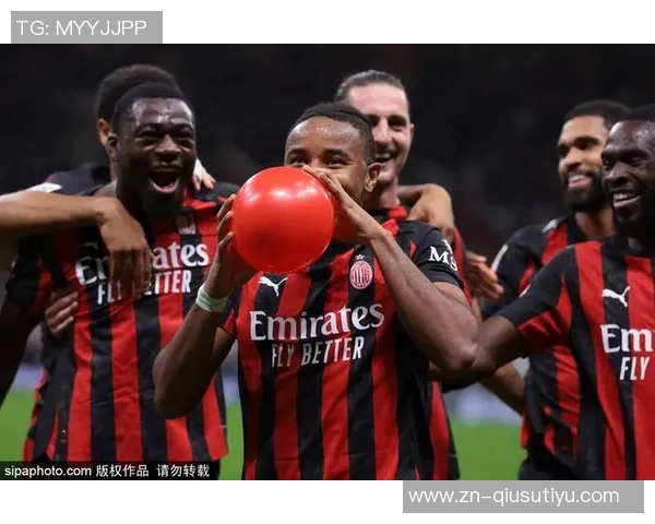 莱奥庆祝被加比亚拦截福法纳及时帮他整理衣领